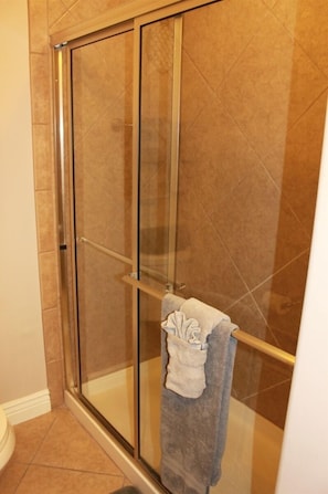 Bathtub - Bayfront at Kontiki condominium (Rockport)