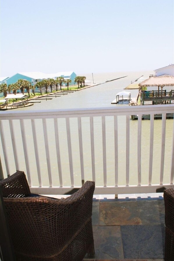 Property grounds - Corner condo with bay window (Rockport)