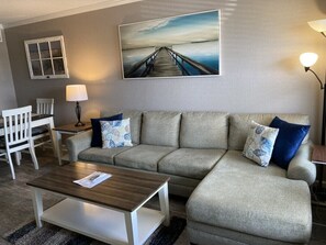 TV - Beautiful Ground Level Condo (Rockport)
