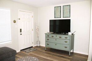 Interior - Luxury End Condo. Boat slip at your back patio. (Rockport)