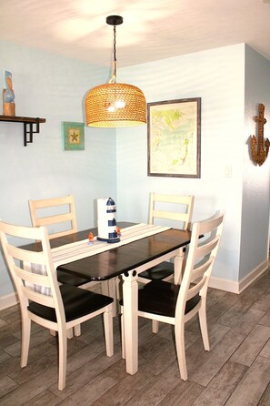 Dining - One bedroom condo with open canal view (Rockport)