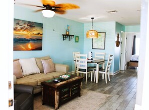 TV - One bedroom condo with open canal view (Rockport)