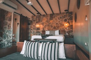 Minibar, blackout drapes, iron/ironing board, free WiFi - Brisa Del Valle Hotel Boutique (Valle de Guadalupe)