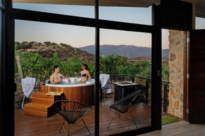 Minibar, blackout drapes, iron/ironing board, free WiFi - Brisa Del Valle Hotel Boutique (Valle de Guadalupe)