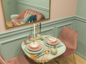Signature Apartment, Ensuite | Lounge
