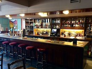 Bar (on property) - Kintail Lodge Hotel (Kyle)
