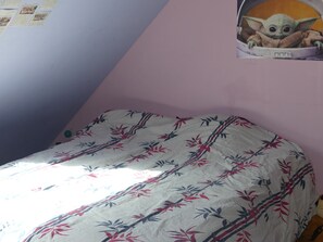 4 bedrooms, desk, iron/ironing board, WiFi