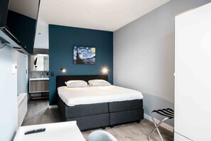 Deluxe Double Room | Premium bedding, minibar, in-room safe, individually decorated - Hotel L'ARTiste (Lessines)