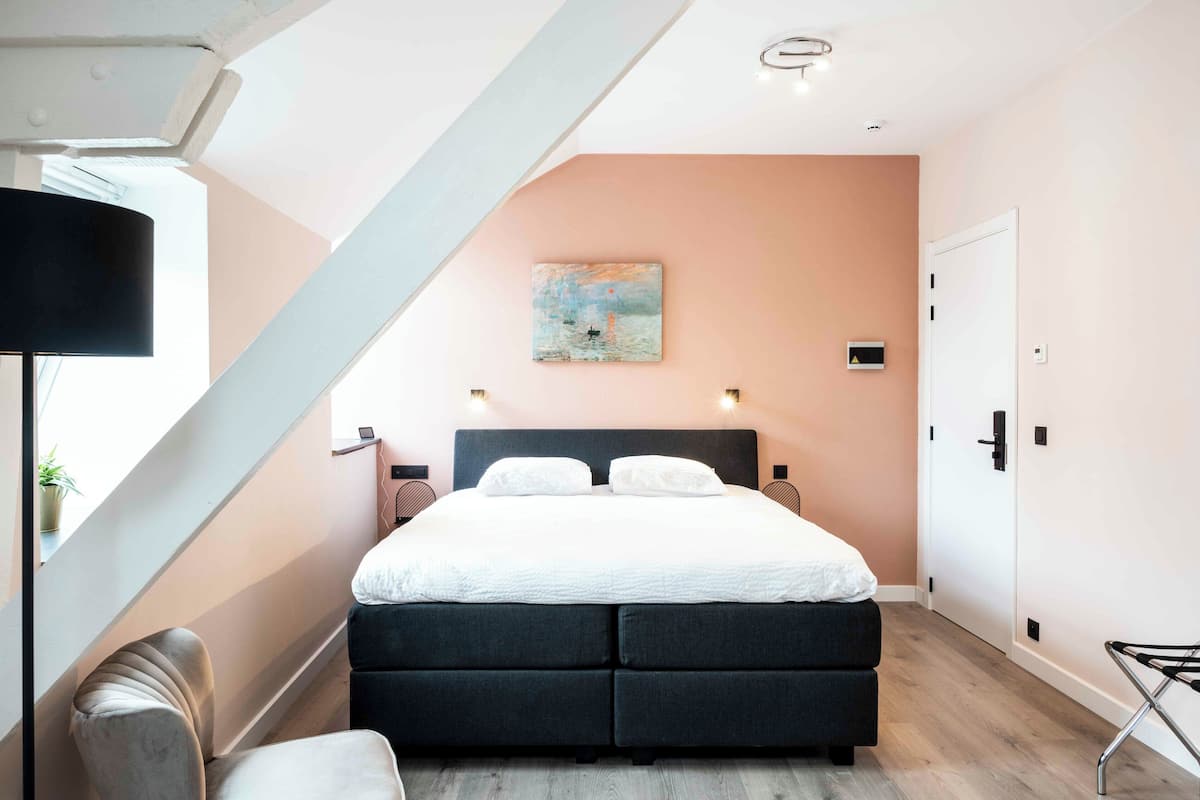 Ropa de cama de alta calidad y minibar