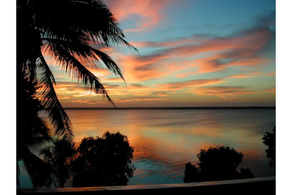 WATER FRONT- DOG friendly Casita with covered private patio