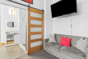 Habitación Deluxe doble, 1 cama de matrimonio con sofá cama | Sábanas de algodón egipcio y ropa de cama de alta calidad