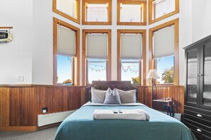 Habitación Deluxe doble, 1 cama de matrimonio con sofá cama | Sábanas de algodón egipcio y ropa de cama de alta calidad