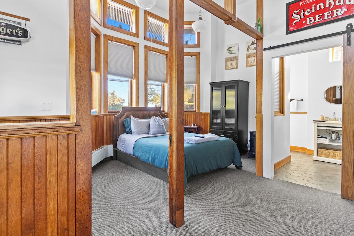 Phòng đôi Deluxe, 1 giường cỡ queen và sofa giường | Bộ trải giường bằng vải cotton Ai Cập, bộ đồ giường cao cấp