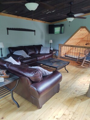 Living area - The Sawdust Cabin, quiet setting in East Tennessee! (Mountain City)