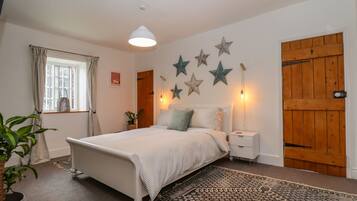 Cottage | 2 bedrooms, individually decorated, individually furnished, free WiFi