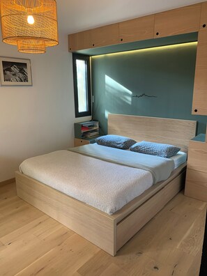 3 bedrooms, desk, iron/ironing board, WiFi - Contemporary apartment with swimming pool 15 minutes' walk from the town center (Aix-en-Provence)