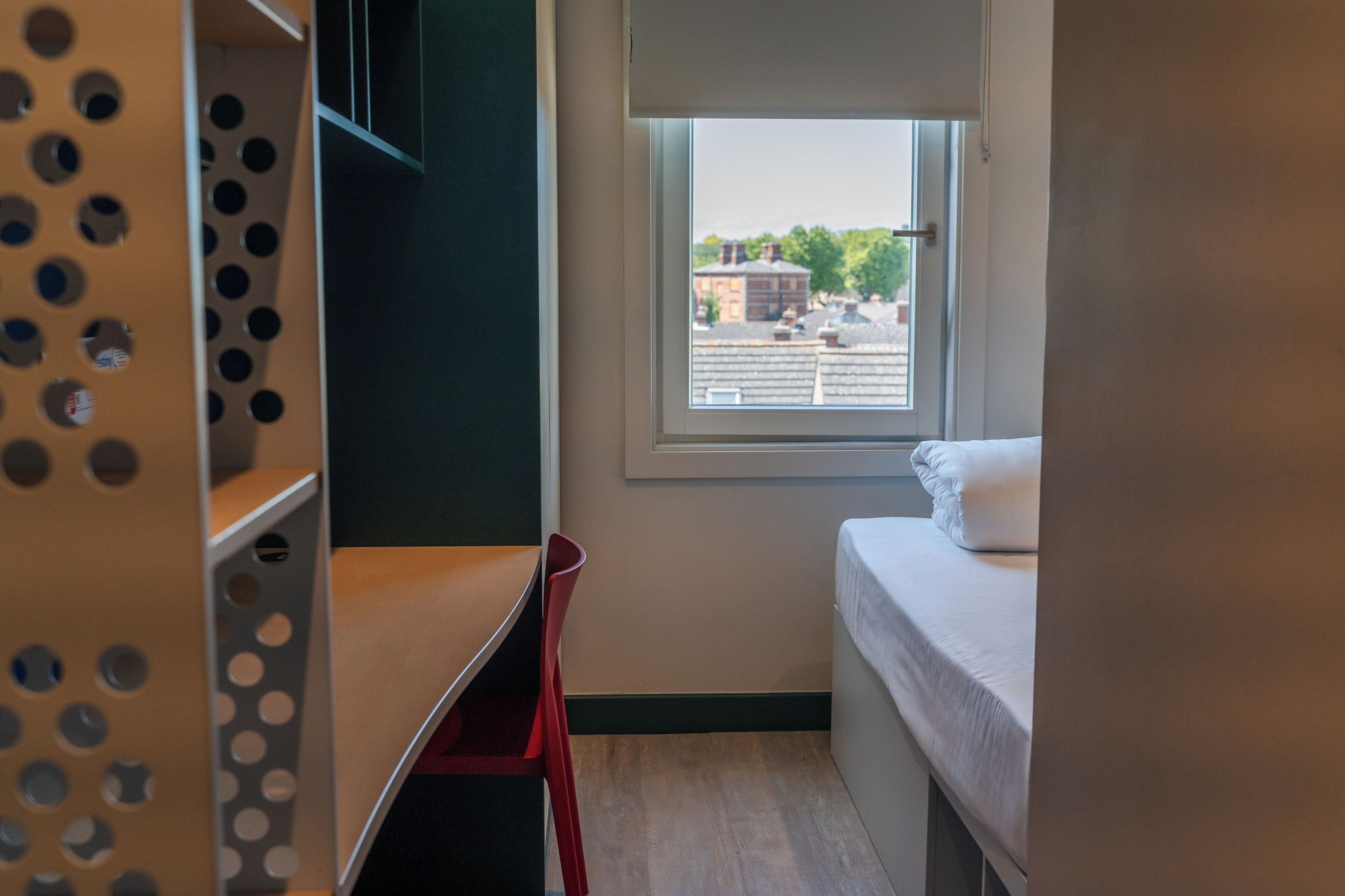 Desk, laptop workspace, free WiFi, bed sheets