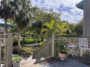 Terrace/patio - Come Relax in the Sunshine, Sand, and Solitude of this Quiet Island Paradise (Placida)
