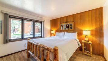 3 bedrooms, desk, iron/ironing board, free WiFi