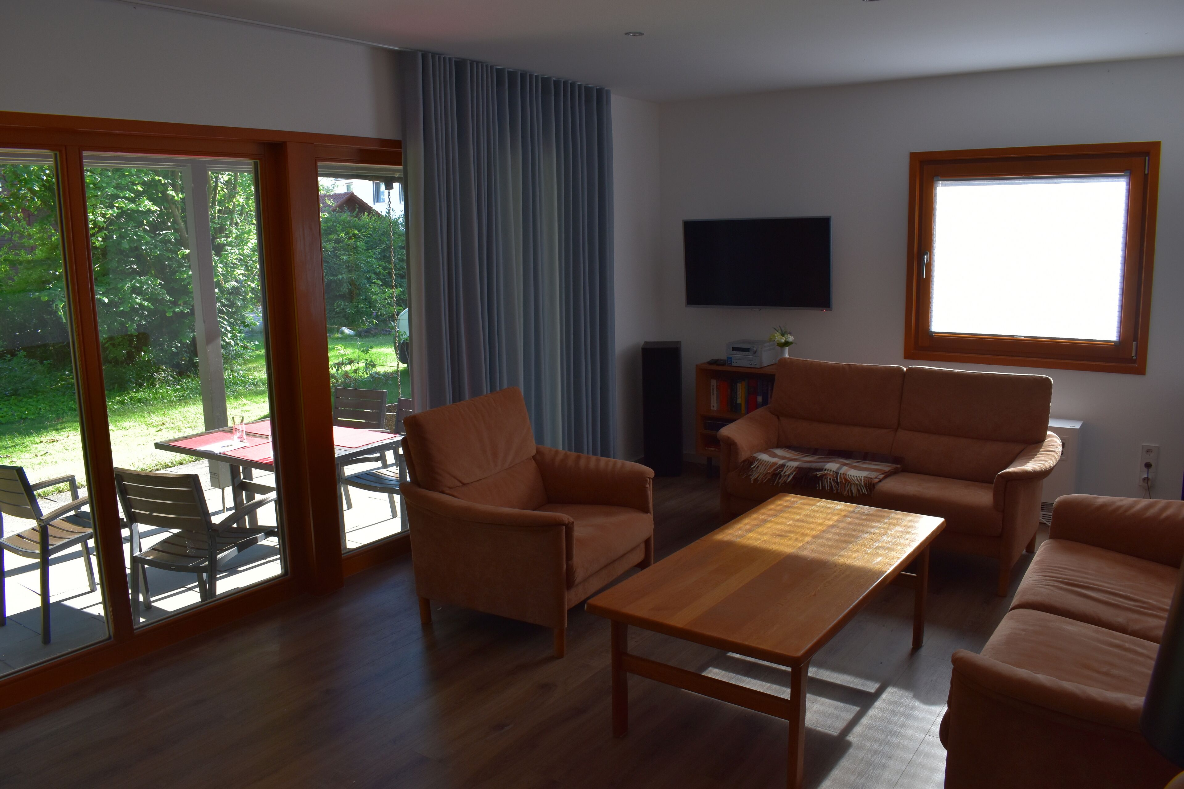 スマートテレビ、書庫、ステレオ