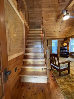 Interior - Quaint Retro Ash Cove Cottage (Harpswell)