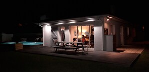 Outdoor dining - Villa Avec Piscine Proche Plage (Anglet)