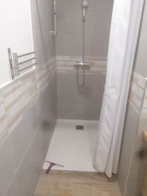 Bathtub