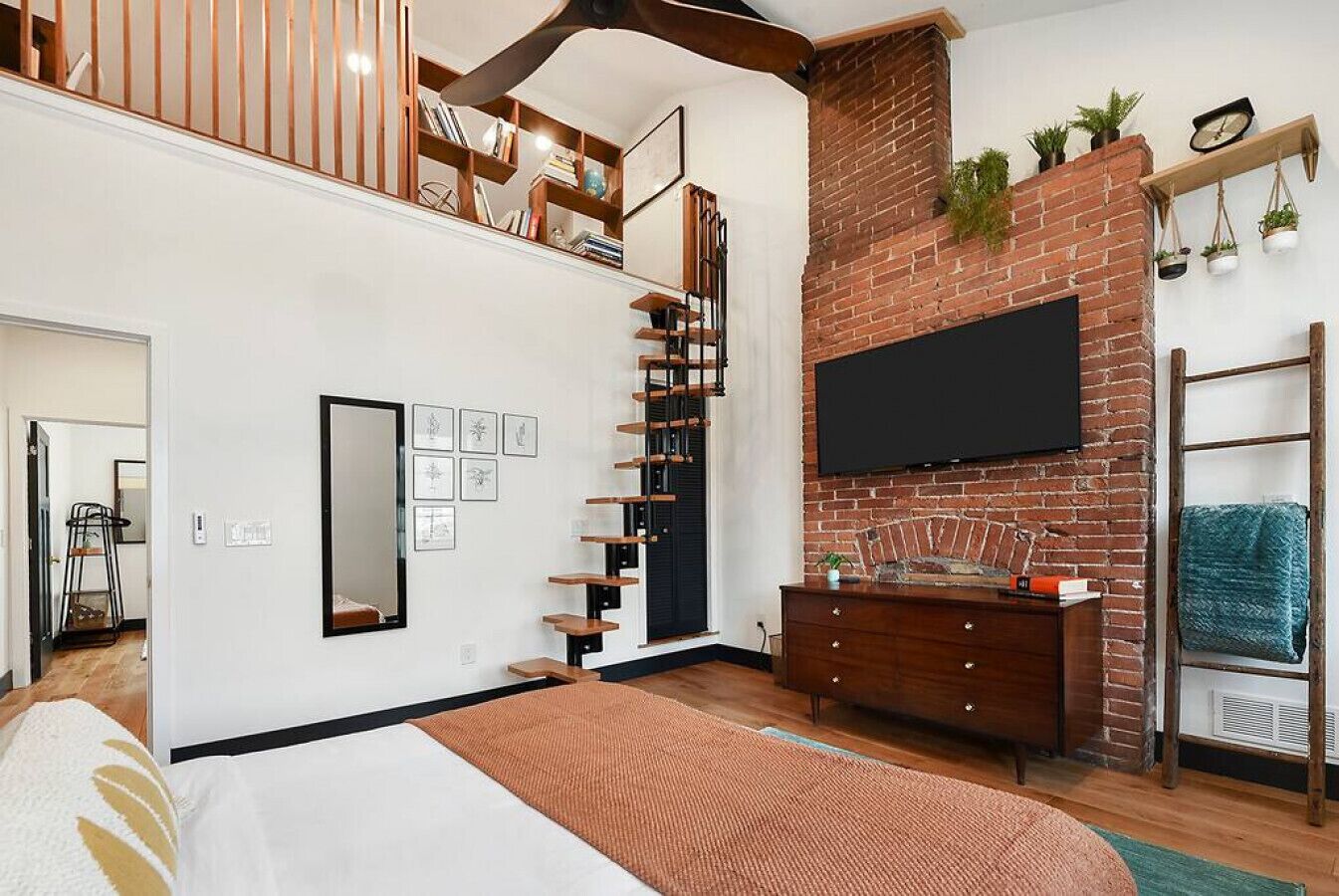 2 عدّة غرف نوم ومكتب ومكواة/لوح كي وواي فاي مجانًا