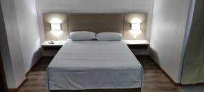 Kamar Double Tradisional untuk 1 Orang | Meja kerja dan Wi-Fi gratis