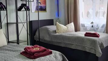 2 bedrooms, iron/ironing board, free WiFi, bed sheets