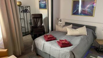 2 bedrooms, iron/ironing board, free WiFi, bed sheets