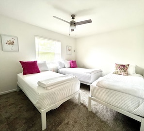 2 habitaciones, wifi gratis y ropa de cama