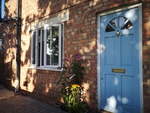 Exterior detail - Conveniently Located, pet Friendly, end Terrace House (Emsworth)