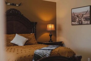 4 bedrooms, iron/ironing board, WiFi (free), bed sheets