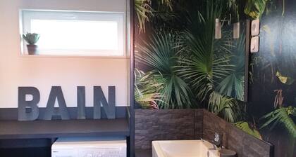 Maison à la campagne avec cour clÎturé et espace extérieur