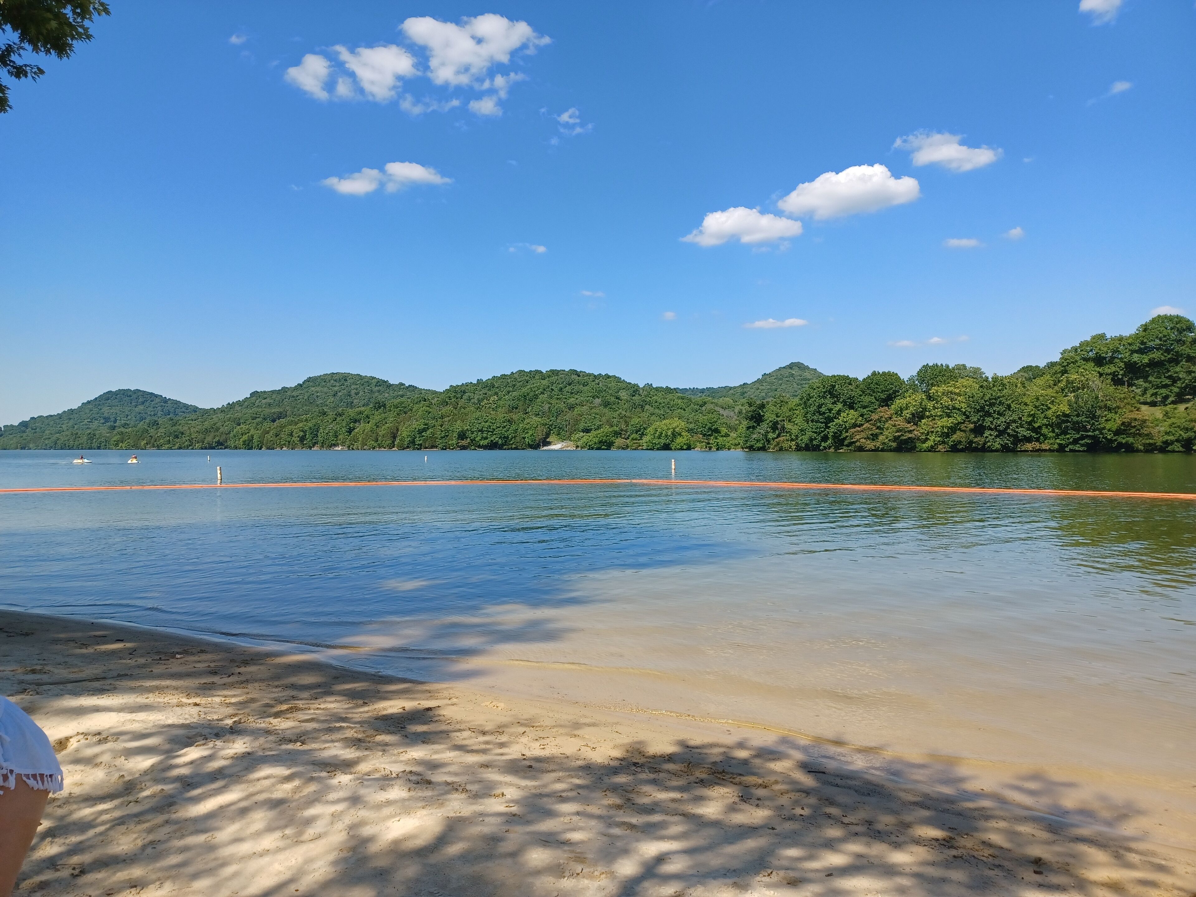 Una playa cerca, toallas de playa
