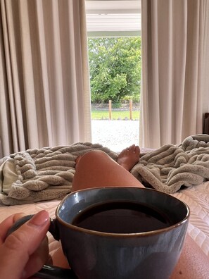 1 bedroom, desk, iron/ironing board, WiFi - Quaint converted stables surrounded by countryside (Llanelli)