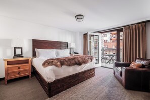 2 bedrooms, in-room safe, iron/ironing board, free WiFi