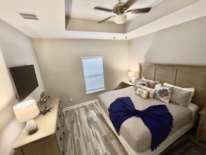 3 bedrooms, desk, iron/ironing board, free WiFi