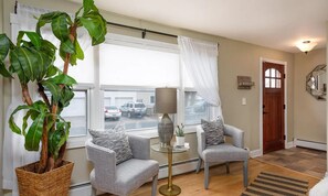 Interior - Quaint Seaside Home (Middletown Township)