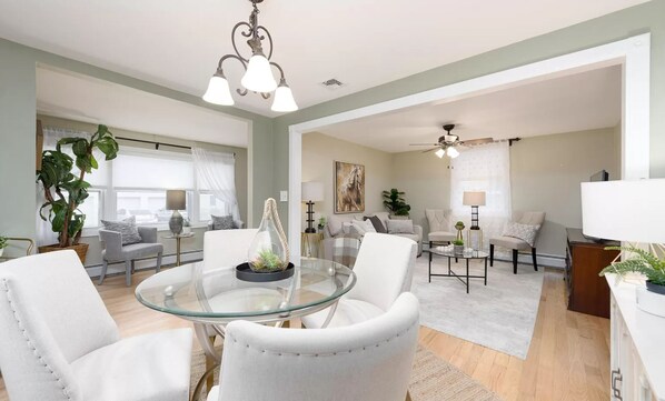 Interior - Quaint Seaside Home (Middletown Township)