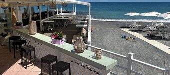 一臥室小屋可容納4人私人花園和泳池  