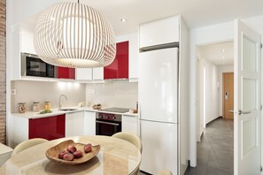 Fridge, microwave, oven, dishwasher