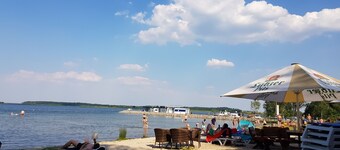 Naturbelassenheit m. Bootsliegeplatz - trifft modernes Wohnen ca 170m zur Müritz