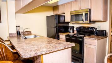 Micro-ondes, four, plaque de cuisson, lave-vaisselle