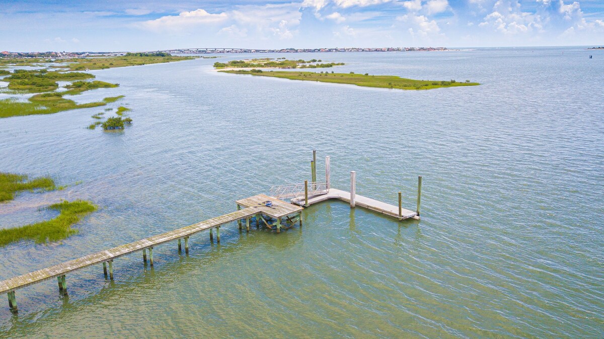 Photo 28 of Boathouse Cottage, Historic District Pvt Pier 1 blk to Trolley & Fort
