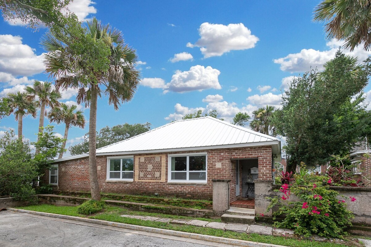 Photo 30 of Boathouse Cottage, Historic District Pvt Pier 1 blk to Trolley & Fort