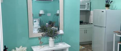 Micro-ondes, cafetière/bouilloire