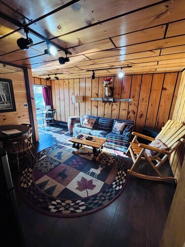 Lake Side Guest Suite
