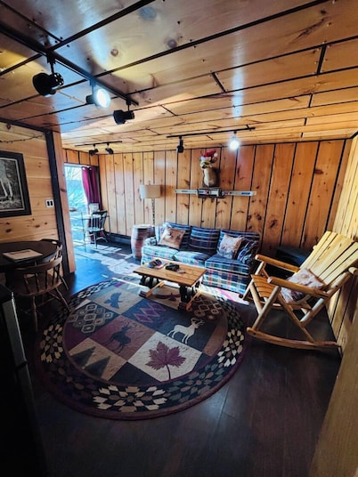 Lake Side Guest Suite